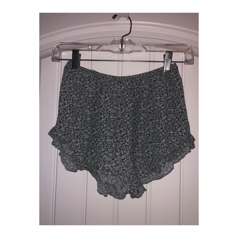 Ruffle shorts